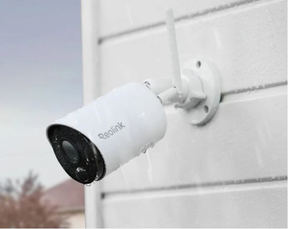 Reolink Argus Eco 3MP USB-C AI valvontakamera sateessa